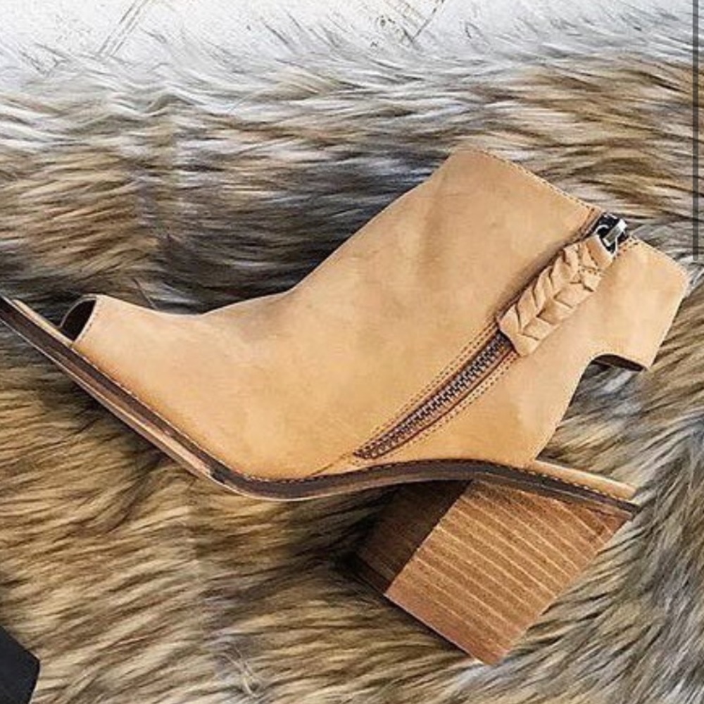 Size 8 - Chinese Laundry Calvin Booties